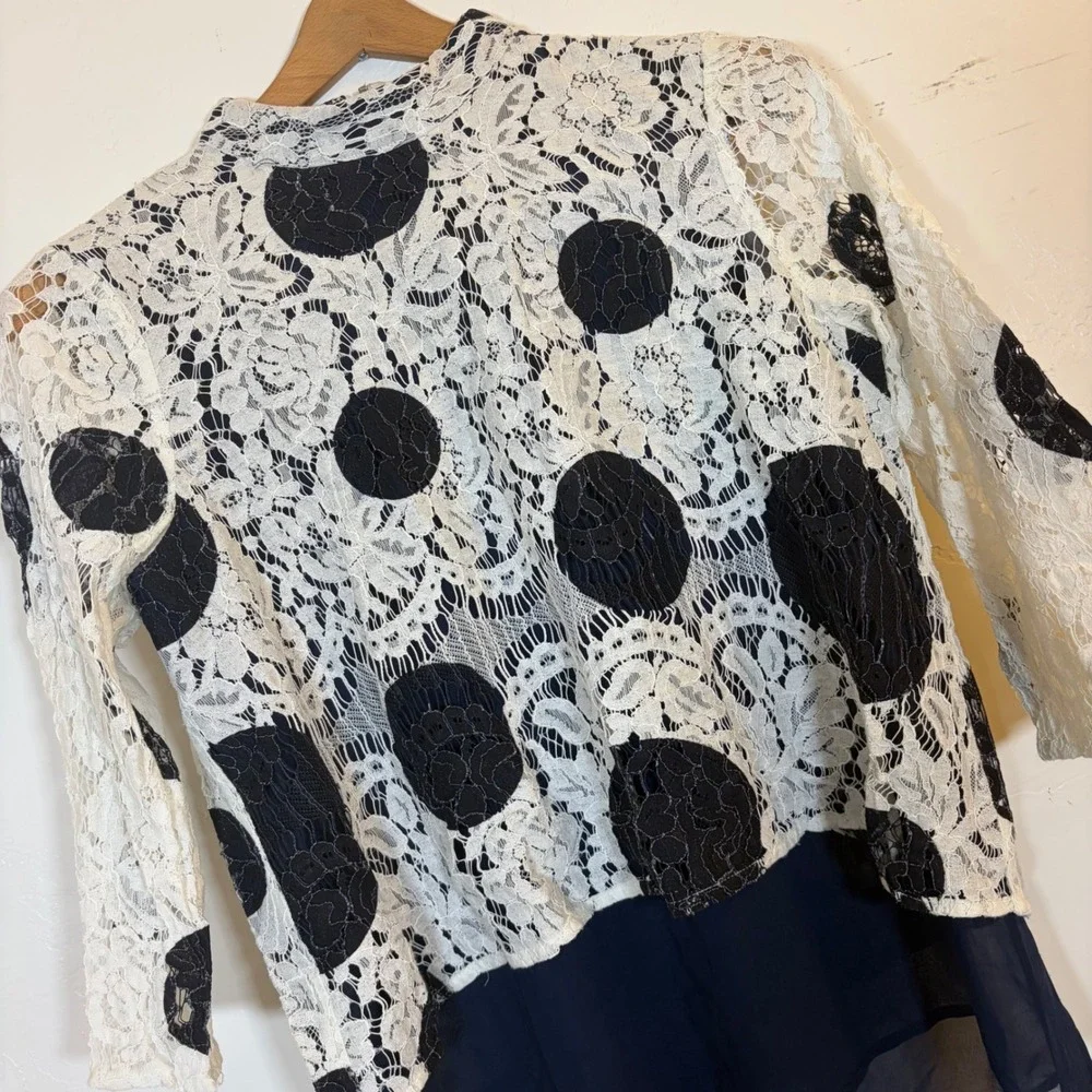 HD in Paris Anthropologie Lace Polka Dot High-Low Skirted Blouse Navy White SZ 2